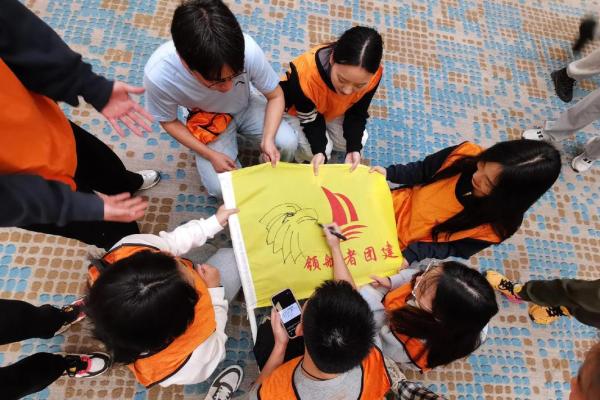 乘风破浪八字口号,8个人的队名霸气