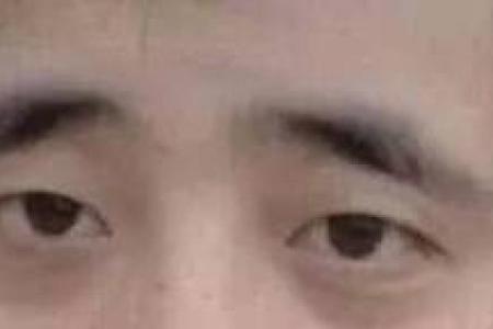 八字眉眉尾下垂的男人
