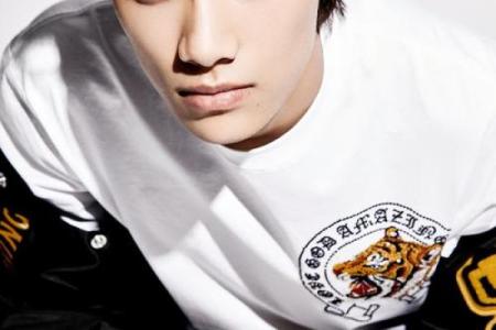 声音好听长相也迷人的星座男