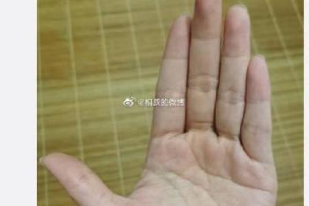 车站算命的