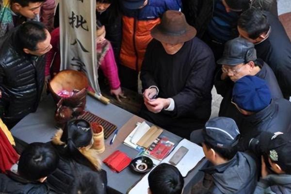 为何算命先生明明不认识你，却知道你家有几口人？原理其实很简单