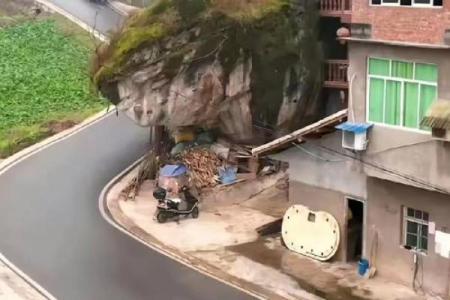 房子东边是河西边是山风水