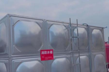 房子楼顶上有水相的风水